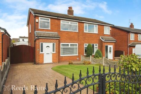 Belmont Drive, Lancashire PR6 3 bed semi