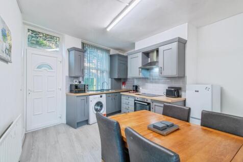Bank Street, Leeds LS27 4 bed end of terrace house for sale