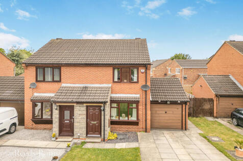 2 bedroom semi-detached house for sale