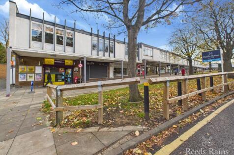 Cheveley Park Shopping Centre, Durham... 2 bed apartment for sale