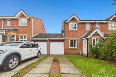 2 bedroom semi-detached house for sale