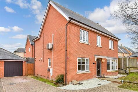 Reeds Close, Laindon, Basildon, Essex 4 bed detached house for sale