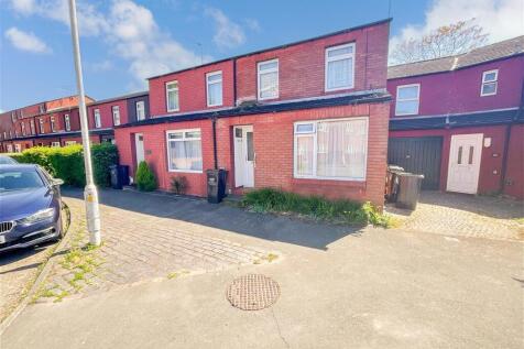Clayburn Circle, Basildon, Essex 3 bed terraced house for sale