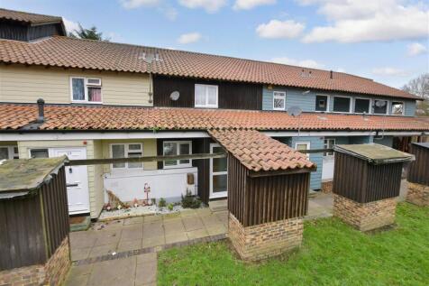 Loxford, Basildon, Essex 3 bed terraced house for sale