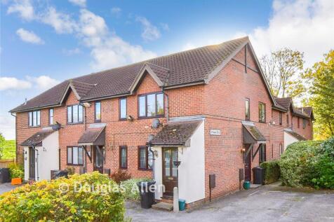 Chaseway, Basildon, Essex 2 bed ground floor flat for sale