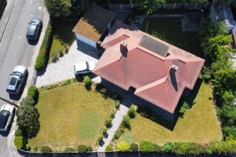Mill Hill Lane, West Yorkshire WF8 2 bed bungalow for sale