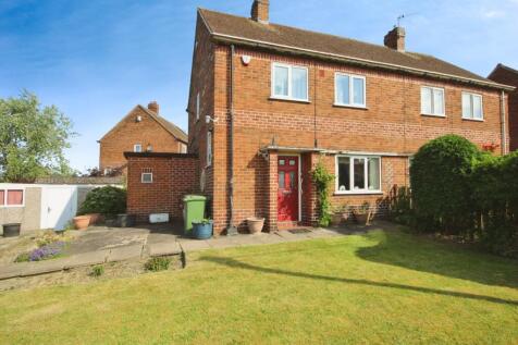 2 bedroom semi-detached house for sale