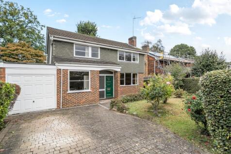 Windlesham,  Surrey,  GU20 4 bed detached house for sale