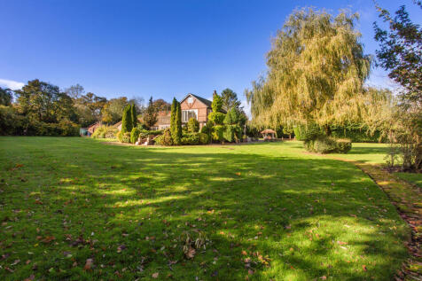 6 bedroom detached house for sale