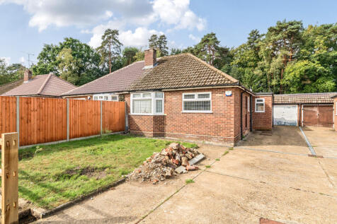 2 bedroom semi-detached bungalow for sale