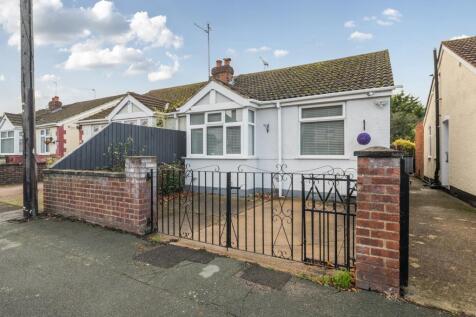 3 bedroom semi-detached bungalow for sale