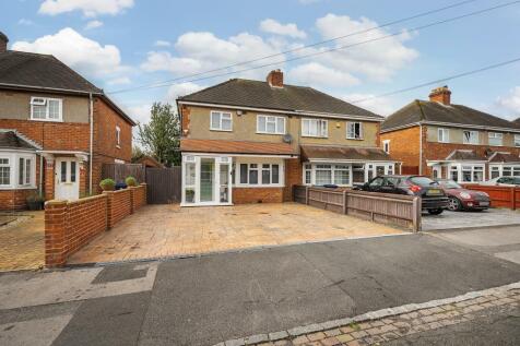 4 bedroom semi-detached house for sale