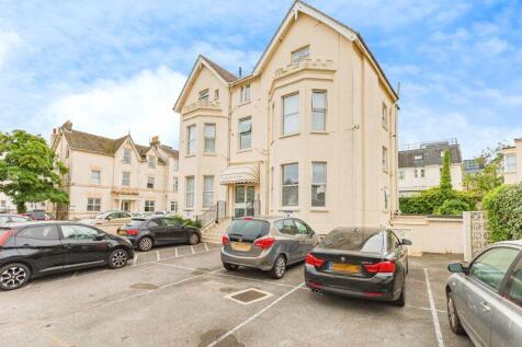 Studio flat for sale