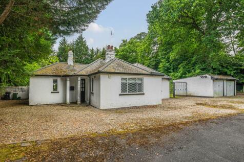 4 bedroom detached bungalow for sale