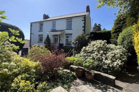 Ty Plocyn, 1 Cardiff Road... 2 bed farm house for sale