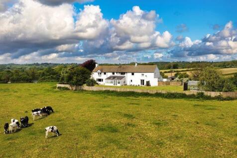 6 bedroom farm house for sale