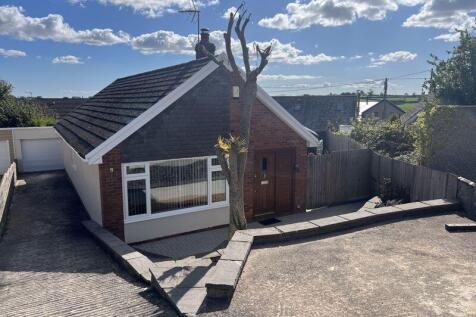 9 Church View, Llanblethian... 3 bed bungalow for sale