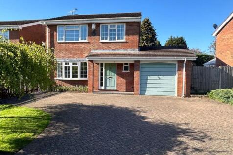 Finchfield Road, Finchfield... 3 bed link detached house for sale