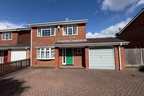 Finchfield Road, Finchfield... 3 bed link detached house for sale