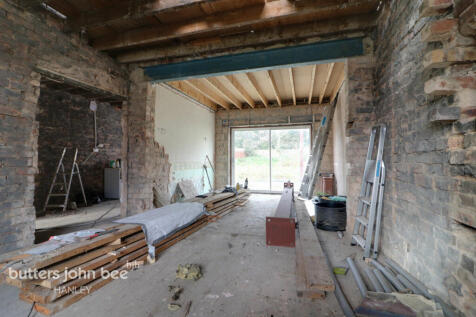 6 bedroom detached house for sale