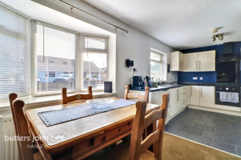 3 bedroom semi-detached bungalow for sale