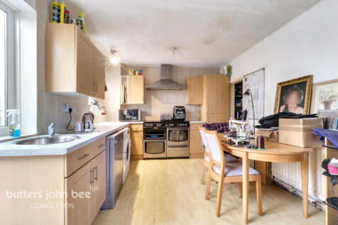 Belgrave Avenue, West Heath, Congleton 3 bed semi