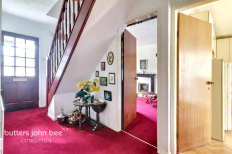 3 bedroom semi-detached bungalow for sale