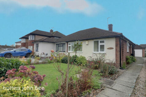 2 bedroom semi-detached bungalow for sale