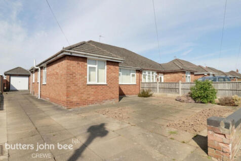 3 bedroom semi-detached bungalow for sale