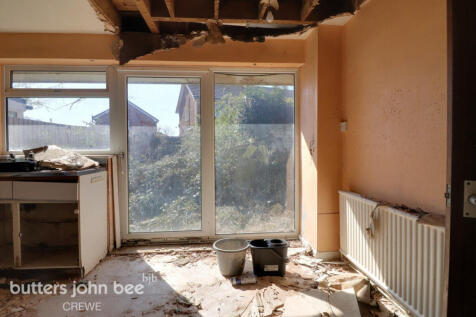 3 bedroom semi-detached bungalow for sale