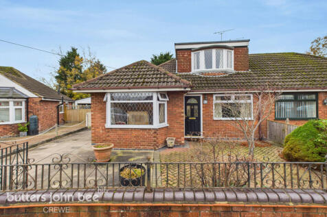 3 bedroom semi-detached bungalow for sale