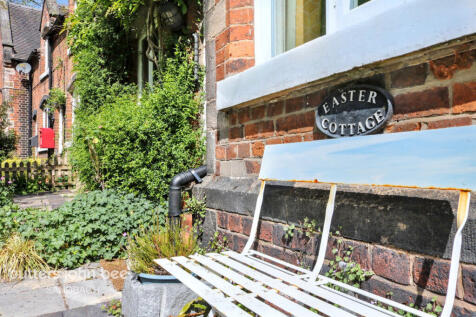Front Street, Sandbach 2 bed cottage for sale