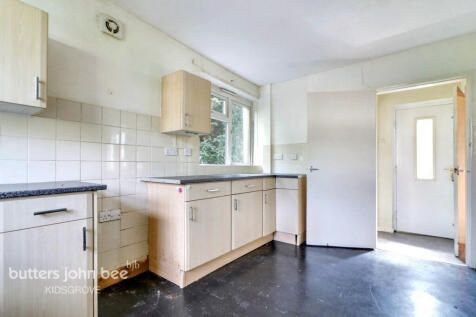 First Avenue, Kidsgrove, ST7 1DW 3 bed semi