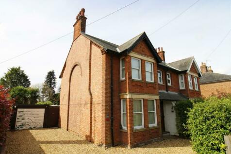 5 bedroom semi-detached house for sale