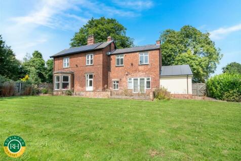 5 bedroom detached house for sale