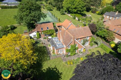2 Mire Lane, Sutton, Retford 5 bed detached house for sale