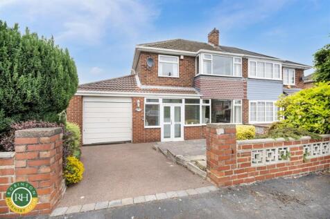 Kelso Drive, Warmsworth, Doncaster 3 bed semi