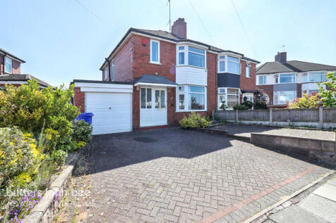 3 bedroom semi-detached house for sale