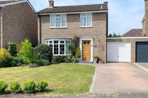 4 bedroom link detached house for sale