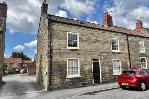 High Market Place, Kirkbymoorside, York 3 bed end of terrace house for sale