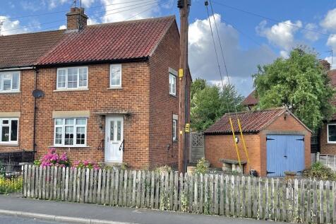 2 bedroom semi-detached house for sale