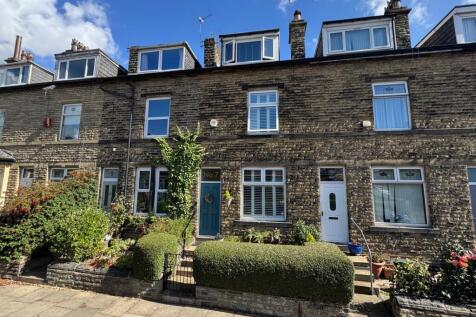 Castle Road, Shipley, BD18 3 bed terraced house for sale