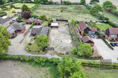 Intwood Lane, Norwich NR14 4 bed property with land for sale