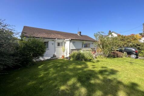 4 bedroom detached bungalow for sale