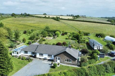 Dihewyd, Lampeter 4 bed property with land for sale