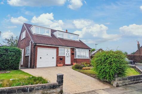 Newington Drive, Bury BL8 2 bed detached house for sale