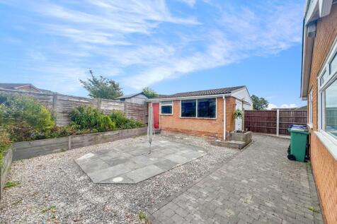 Harper Fold Road, Manchester M26 3 bed detached bungalow for sale
