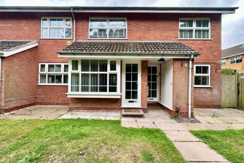 St. Lawrence Close, Knowle, Solihull... 2 bed maisonette for sale