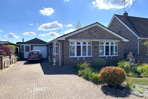 2 bedroom detached bungalow for sale