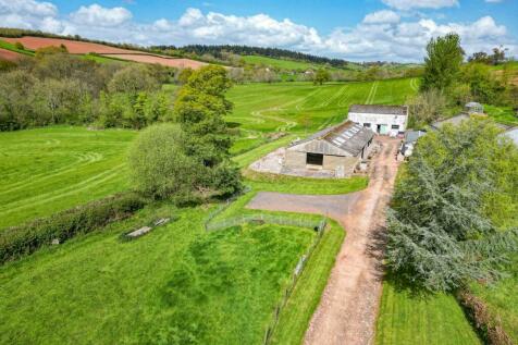 Upton Hellions, Crediton, EX17 4 bed barn conversion for sale